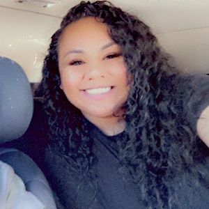 Meet your Posher, Saraiah